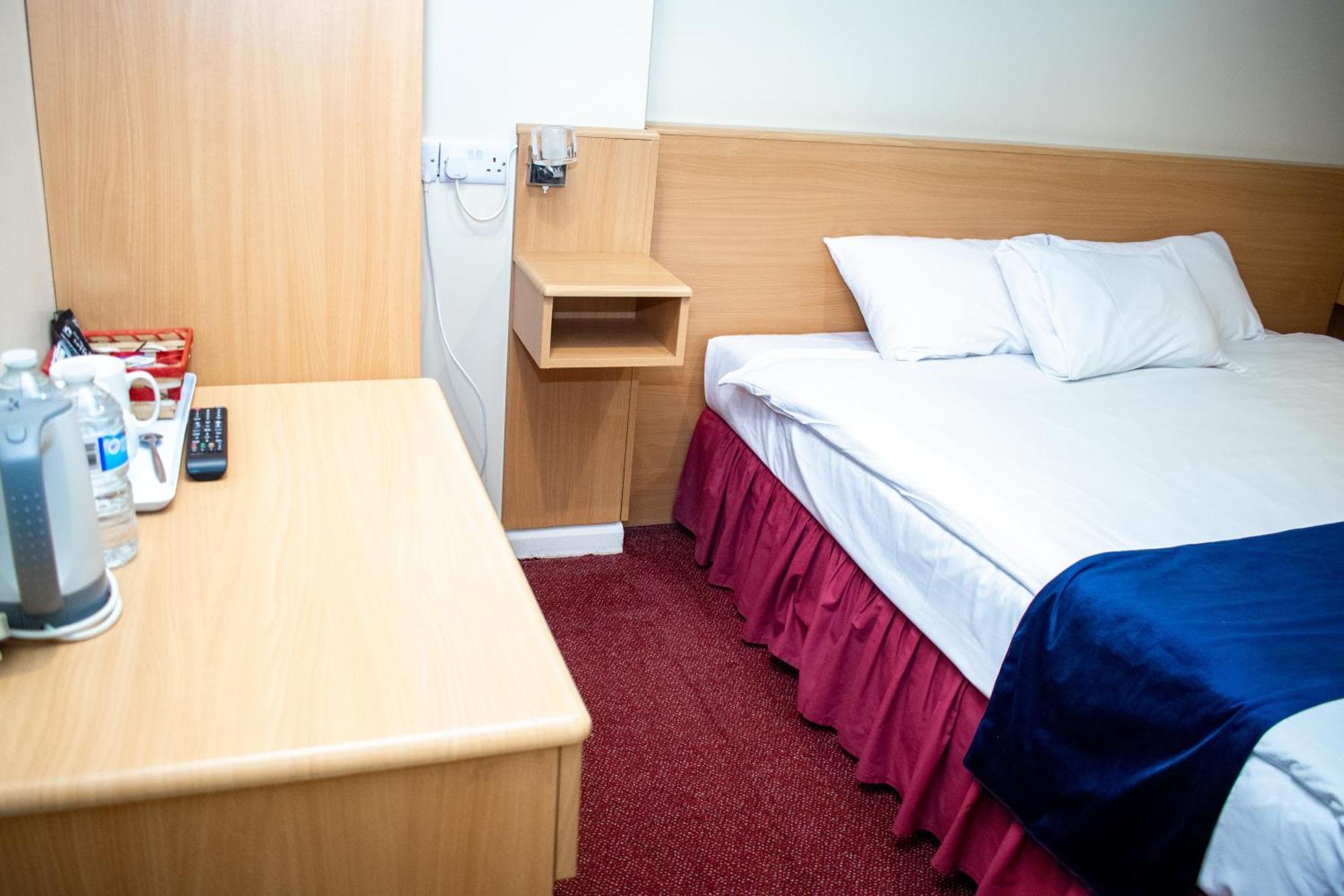 Marston Green Royal Square Hotel - Nec & Birmingham Airport מראה חיצוני תמונה
